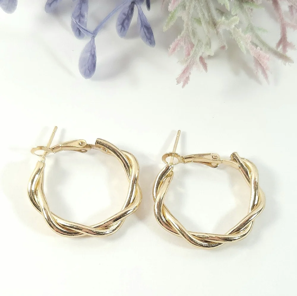 Gold Tone Twist Rope Double Hoop Earrings Modern Hoops - Picture 3 of 6